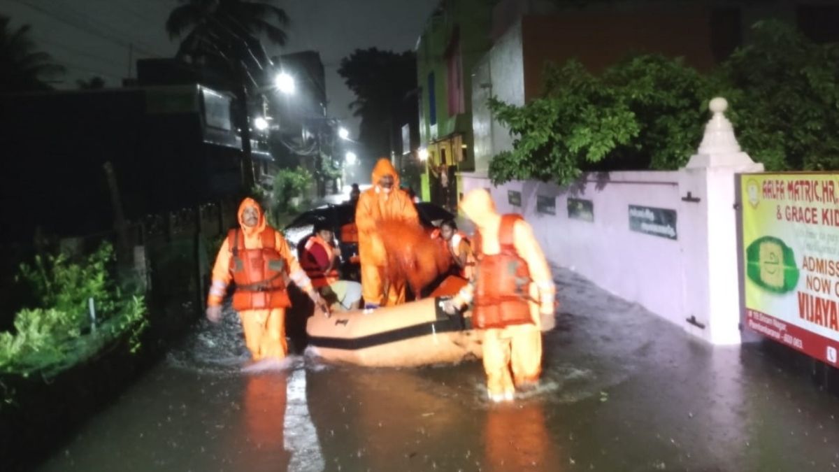 cyclone-michaung-tamil-nadu-rain-ndrf-trains-cancelled-waterlogging-chennai-rains